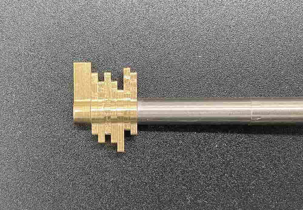 Ein fertiger Tresorschlüssel ist für das kopieren eines Tresorschlüssels ohne Original vorbereitet worden.